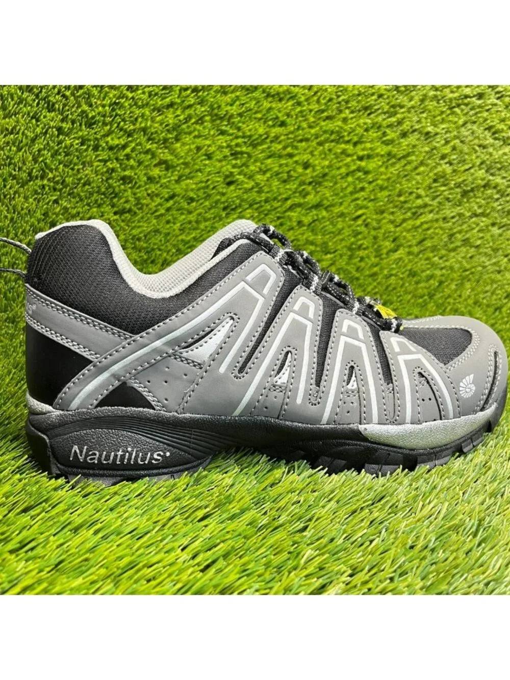 Nautilus Safety Mens Size 10.5 Gray Black Composite Toe Working Shoes Sneakers